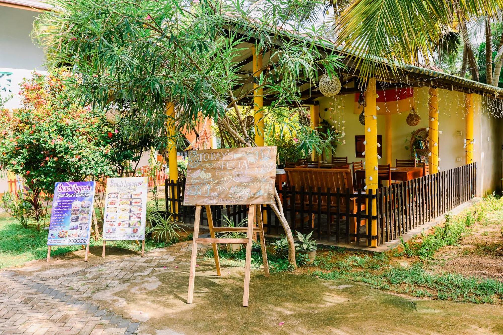 Beach Lagoon Guesthouse Tangalle Exterior photo