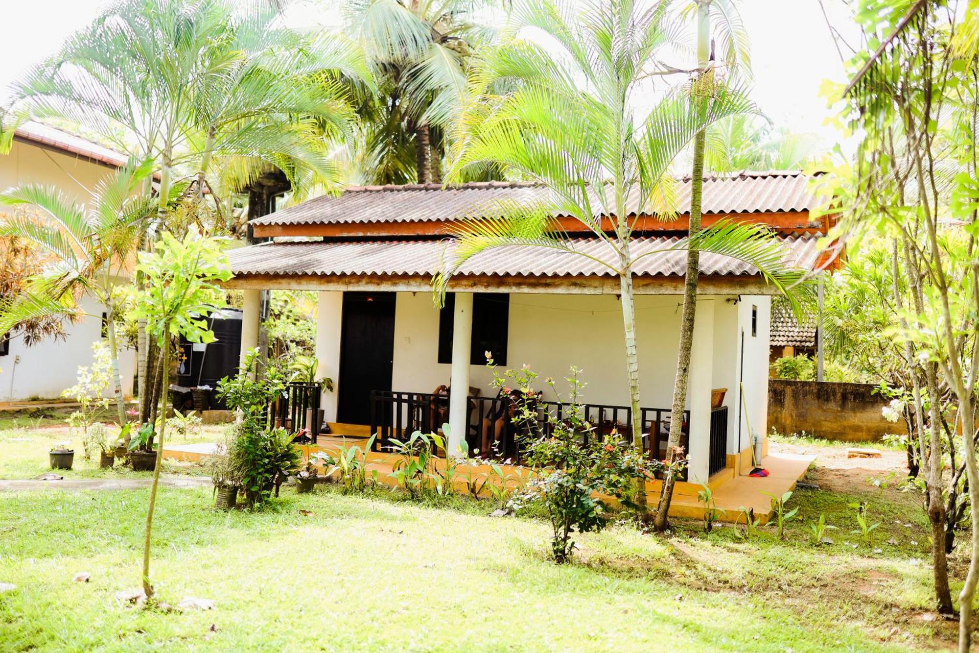 Beach Lagoon Guesthouse Tangalle Exterior photo