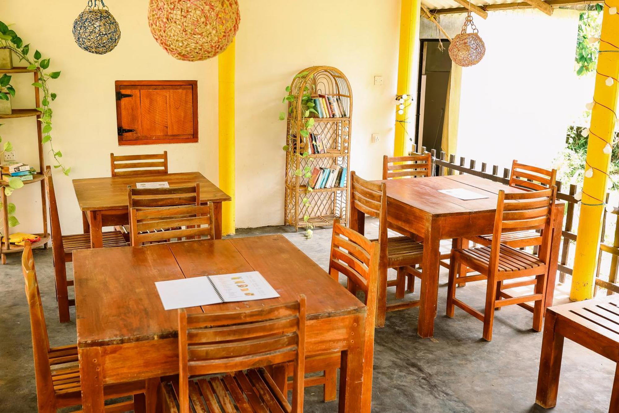 Beach Lagoon Guesthouse Tangalle Exterior photo