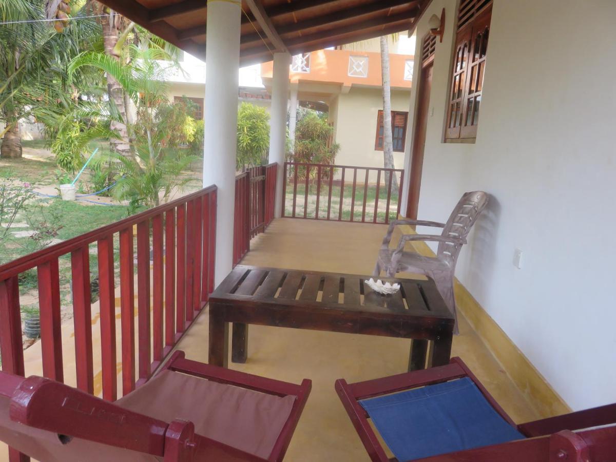 Beach Lagoon Guesthouse Tangalle Exterior photo